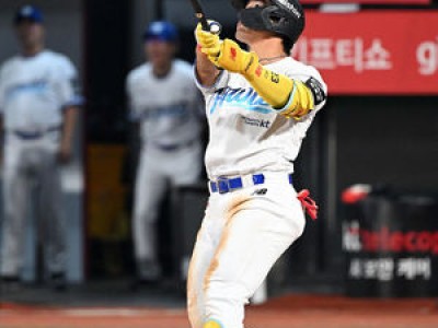 안현민 홈런으로 위닝시리즈 이끈 KT