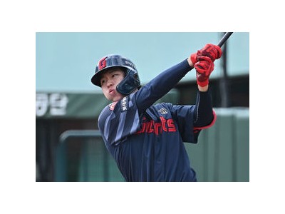 롯데 조민영 1군 엔트리에 이름 올려 팬들 환호