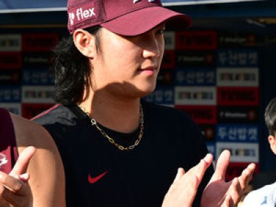 안우진 부상에 키움 남은 시즌 함께하기로 결정