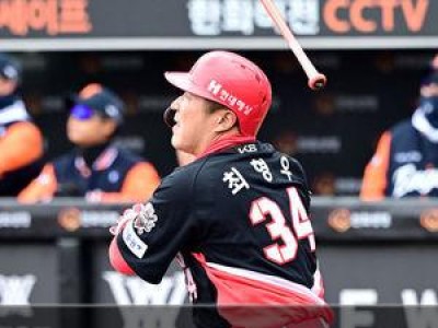 최형우 400홈런 달성 임박 KIA 팬들 기대감 높아져