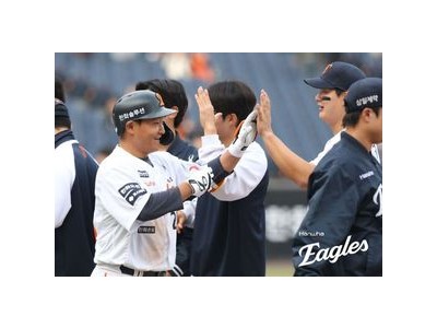 김태연 시범경기서 끝내기 홈런 두 번 날리자 한화 승리