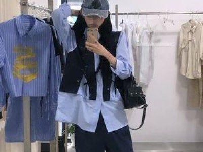 최준희 의류 매장에서 화장도 안 하고 등장해 화제